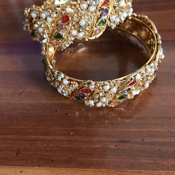 4 bangles - Picture 2 of 3